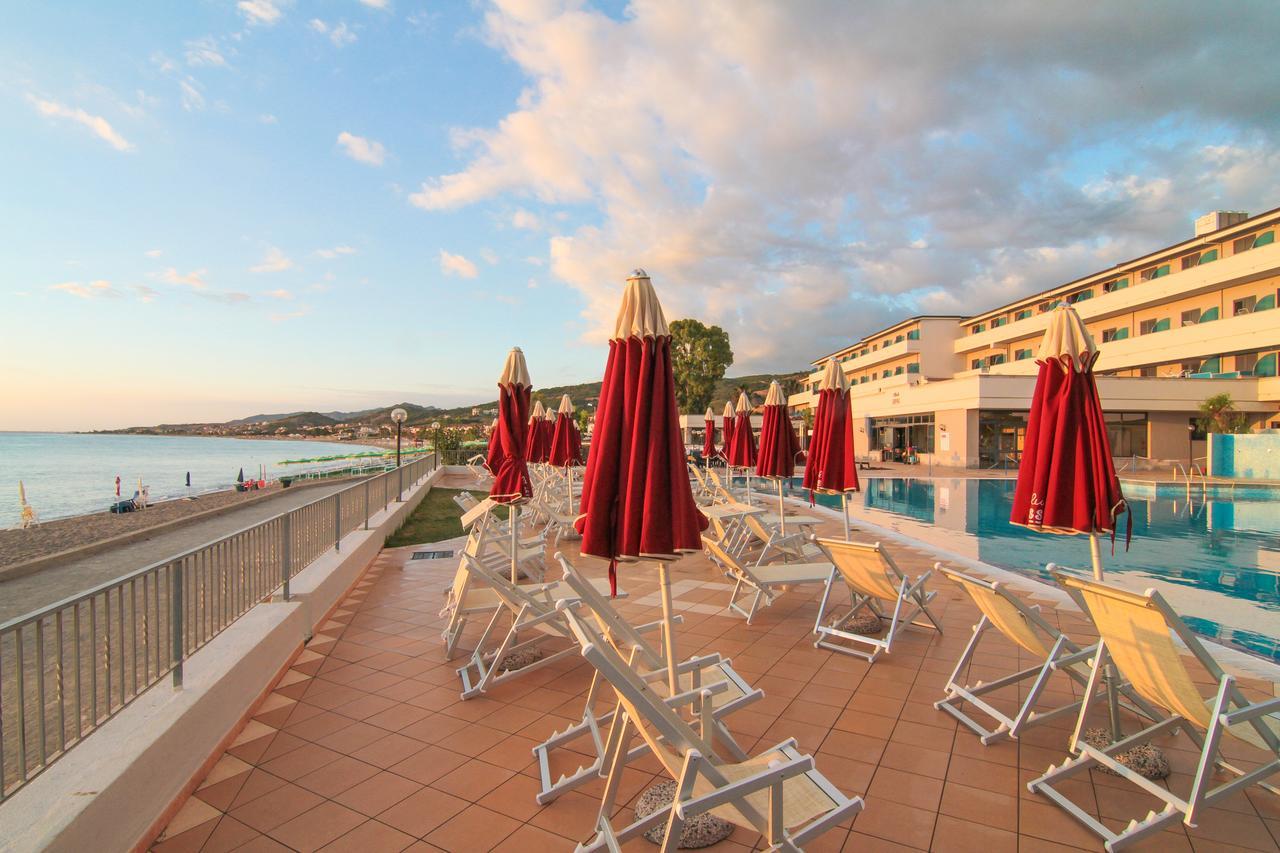 Club Esse Costa Dello Jonio Hotel Mandatoriccio Marina Bagian luar foto