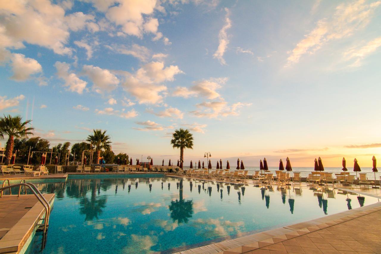 Club Esse Costa Dello Jonio Hotel Mandatoriccio Marina Bagian luar foto