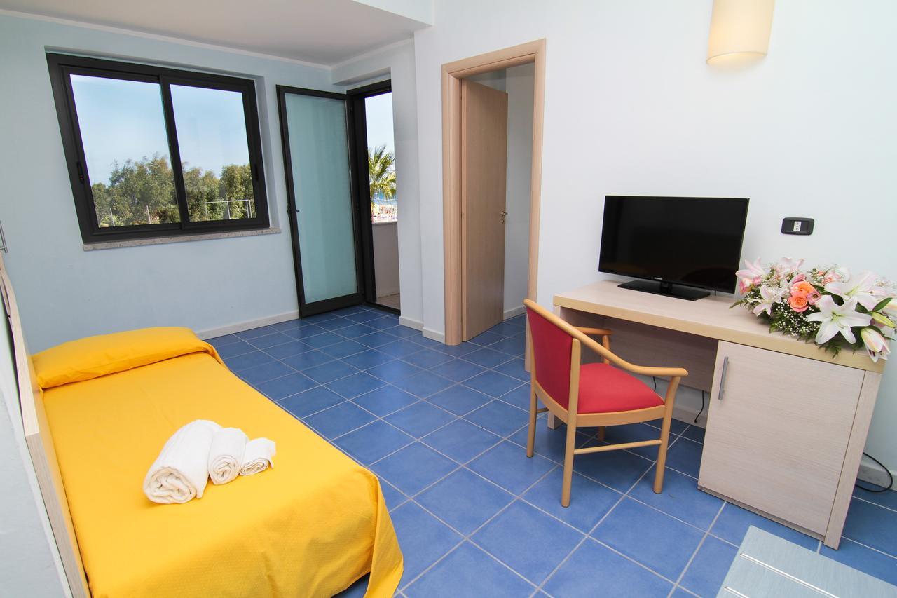Club Esse Costa Dello Jonio Hotel Mandatoriccio Marina Bagian luar foto