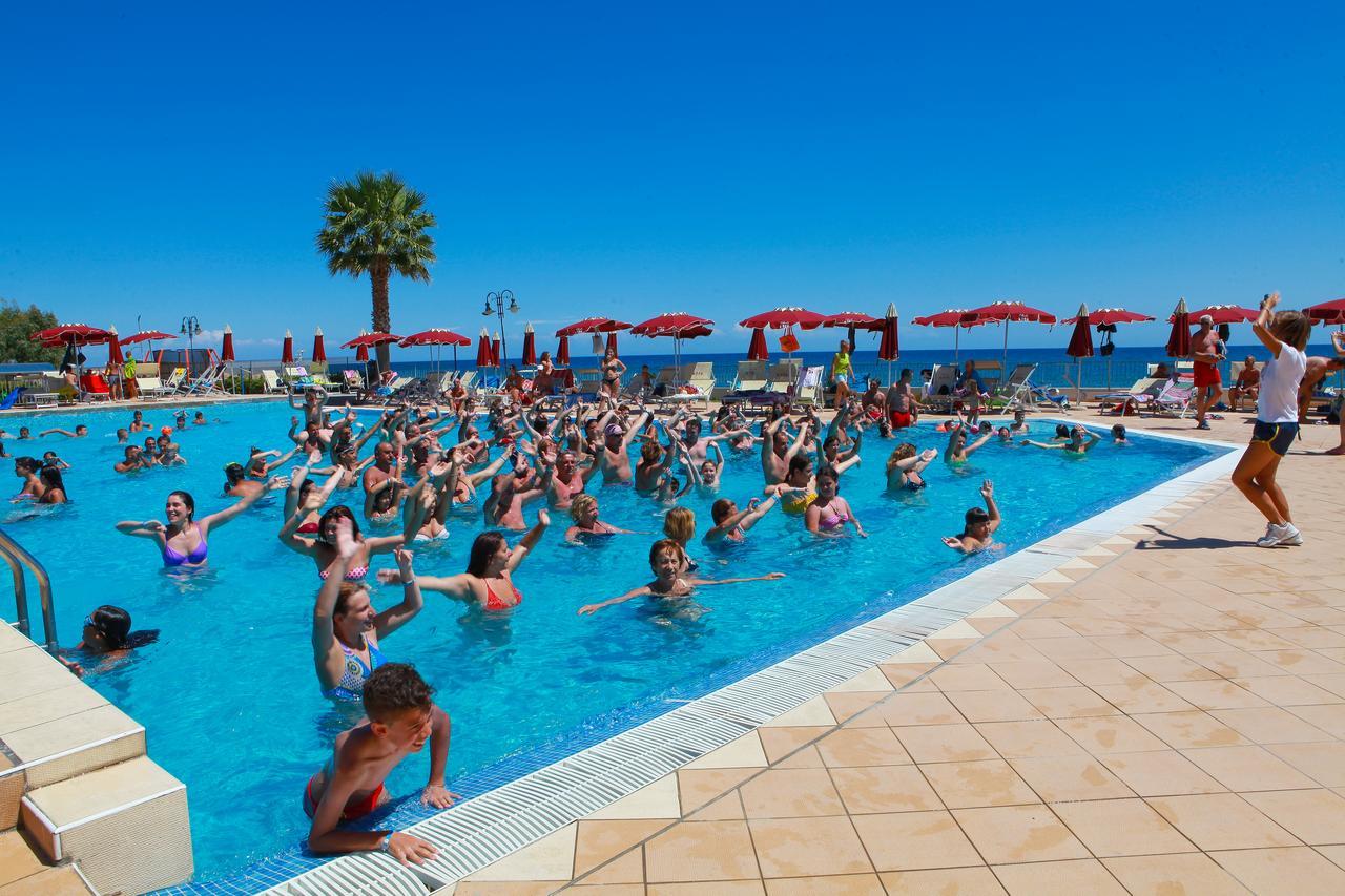 Club Esse Costa Dello Jonio Hotel Mandatoriccio Marina Bagian luar foto