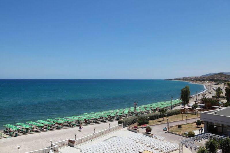 Club Esse Costa Dello Jonio Hotel Mandatoriccio Marina Bagian luar foto