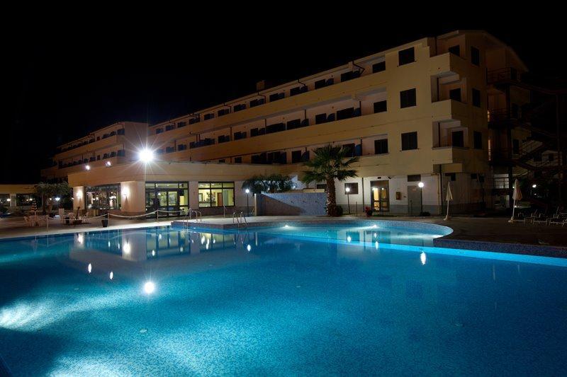 Club Esse Costa Dello Jonio Hotel Mandatoriccio Marina Bagian luar foto
