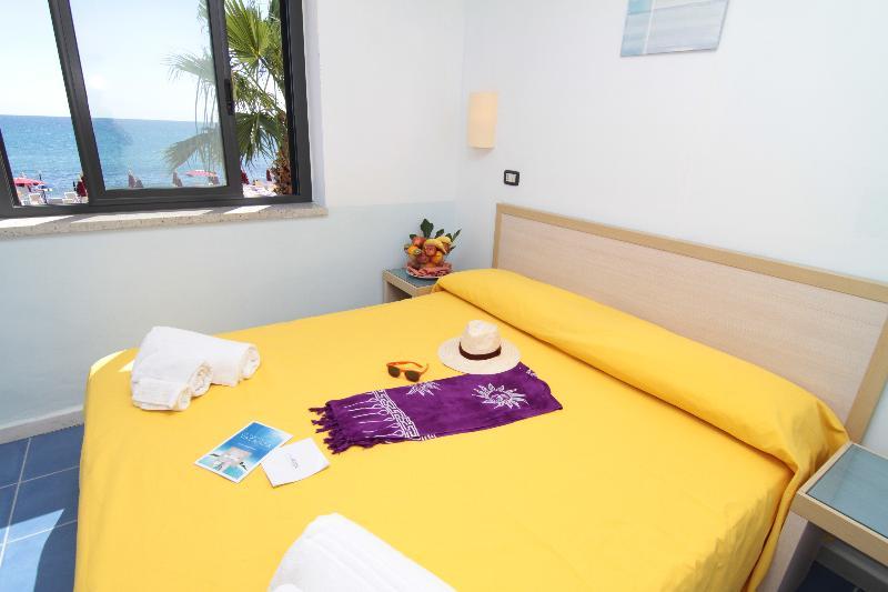 Club Esse Costa Dello Jonio Hotel Mandatoriccio Marina Bagian luar foto